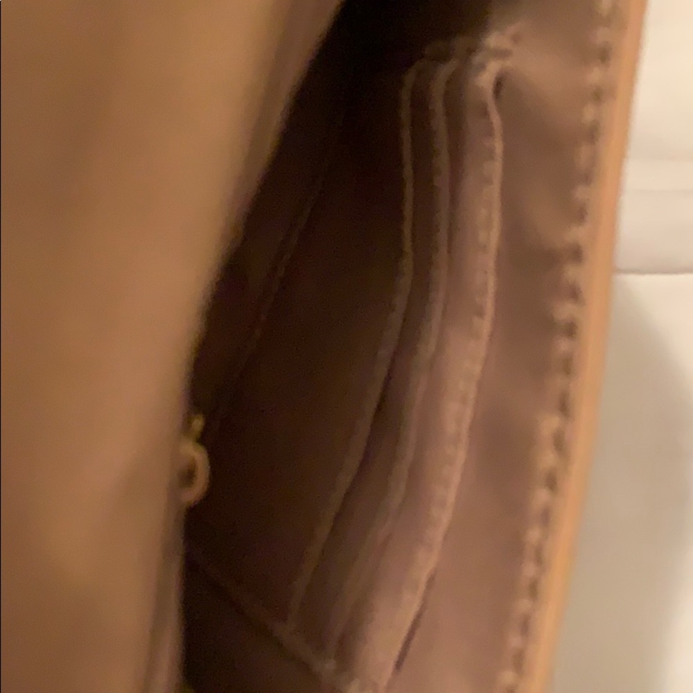 Tan purse - Picture 2 of 2